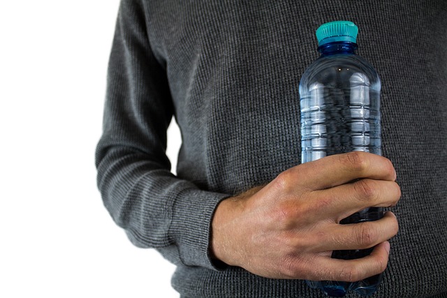 How Many Cups of Water Are in a Water Bottle - the Ultimate Guide